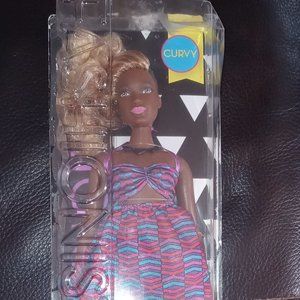 Barbie Fashionistas Doll 57 Zig & Zag  Curvy